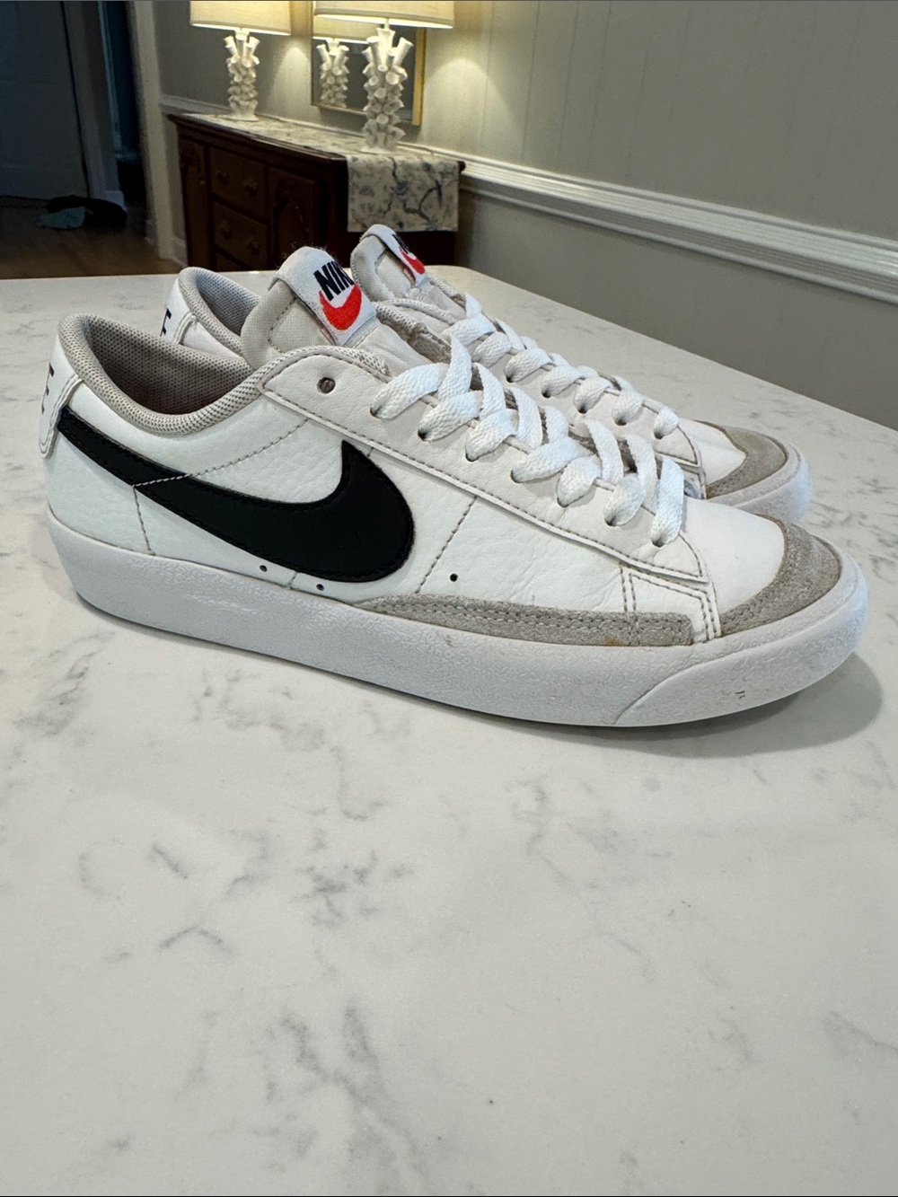 NIKE Youth Blazers LowTop Black White Retro Neutral Classic Size 4